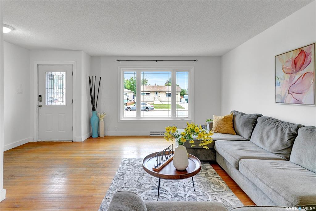 Fifth View of 833 Keith Street, Westmount/Elsom, Moose Jaw, Saskatchewan, S6H 5R4