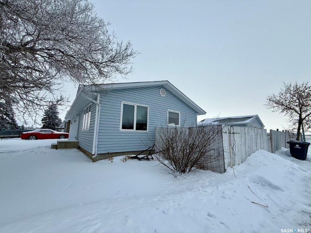 Second View of 30 West Road, Kindersley, Saskatchewan, S0L 1S0