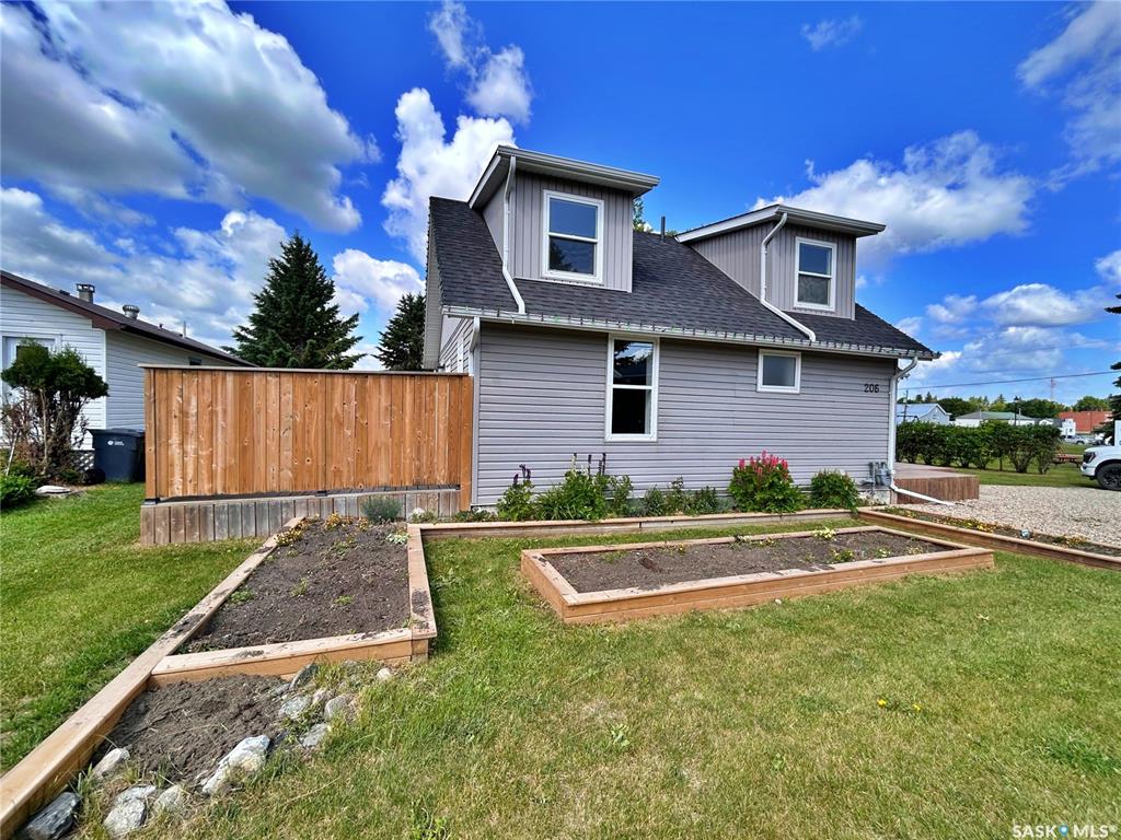 Second View of 206 1st Street, Wawota, Saskatchewan, S0G 5A0