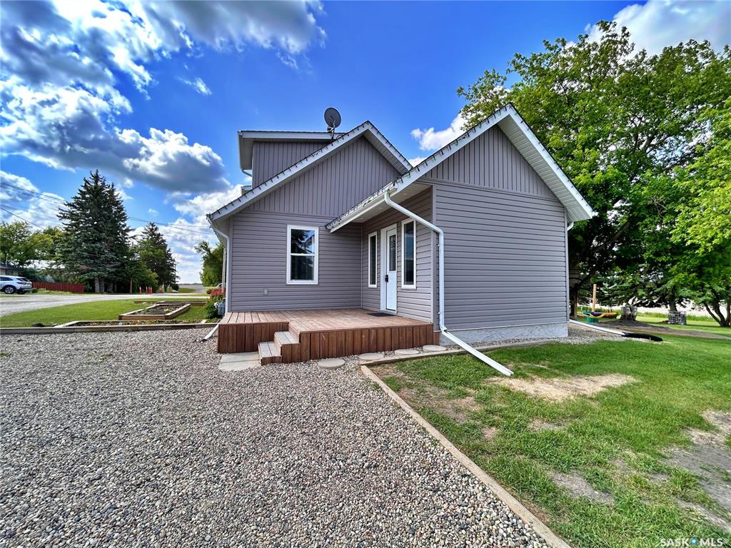 Third View of 206 1st Street, Wawota, Saskatchewan, S0G 5A0