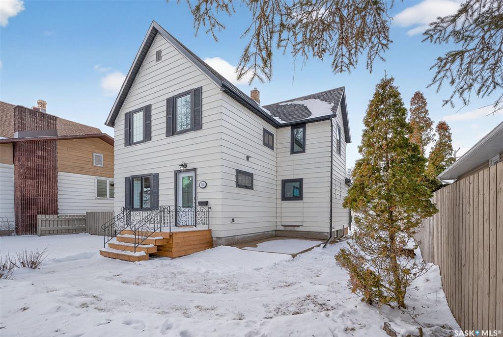 MLS® listing #SK026306 for sale located at 326 Main Street S