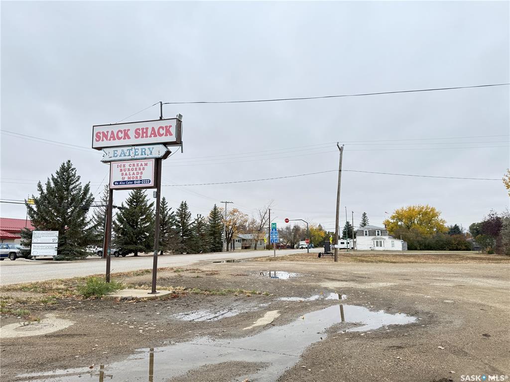 Third View of 303 1st Avenue E, Gravelbourg, Saskatchewan, S0H 1X0