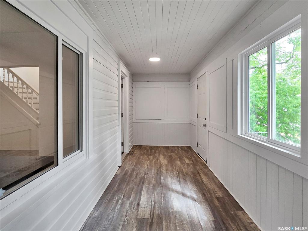 Third View of 221 N Avenue S, Pleasant Hill, Saskatoon, Saskatchewan, S7M 2N1