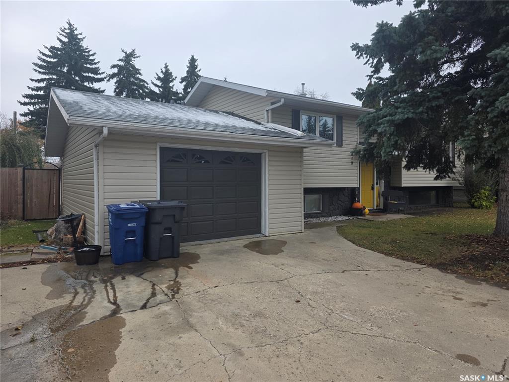 Second View of 410 Miller Crescent E, Wynyard, Saskatchewan, S0A 4T0