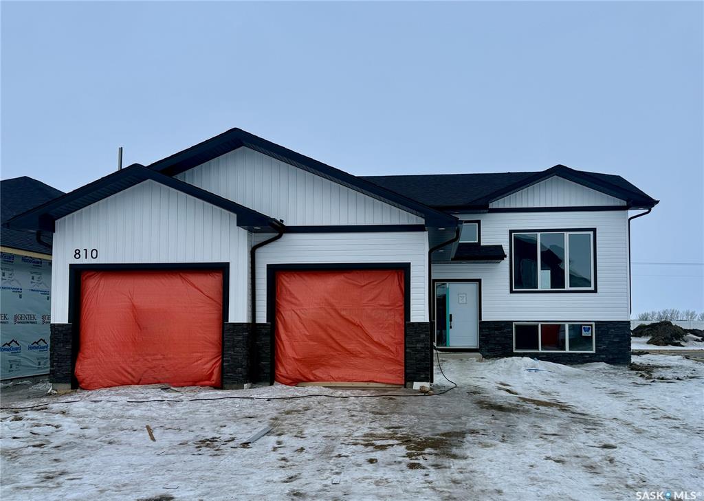 Main View of 810 Ballesteros Crescent, Warman, Saskatchewan, S0K 4S4
