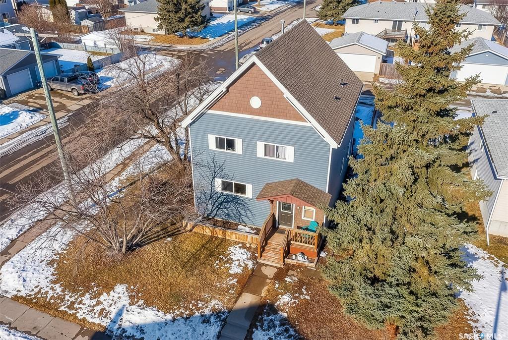 Second View of 174 Ominica Street W, Central MJ, Moose Jaw, Saskatchewan, S6H 1X2