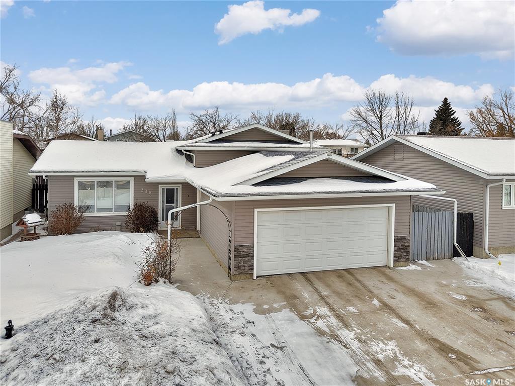 338 Armstrong Way, SK027106, Saskatchewan,