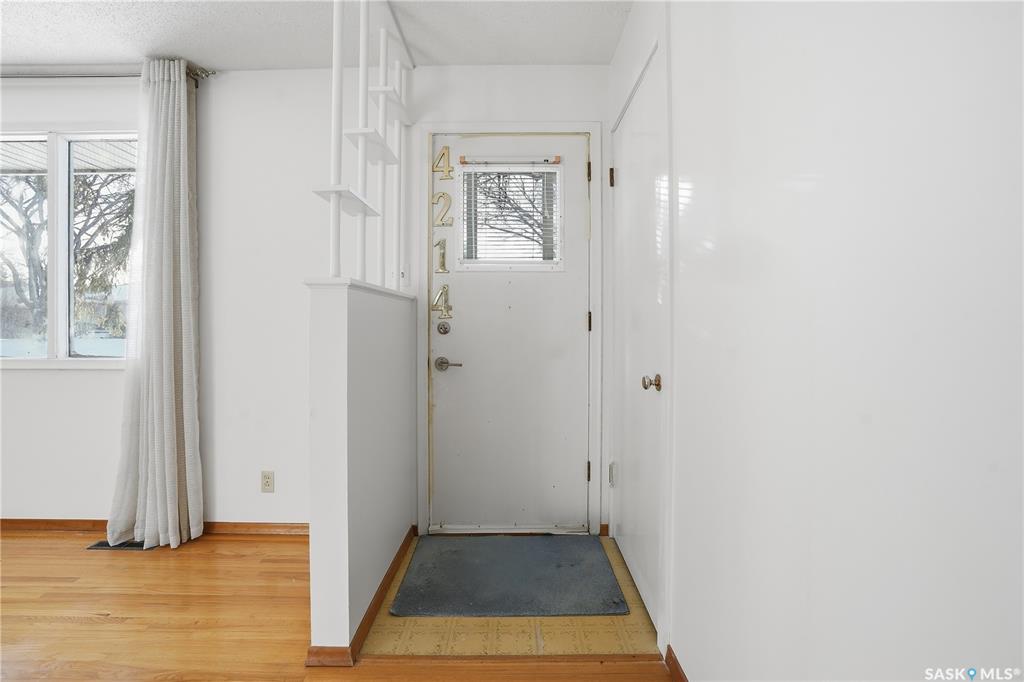 Third View of 4214 Richmond Place, Regent Park, Regina, Saskatchewan, S4R 4N6