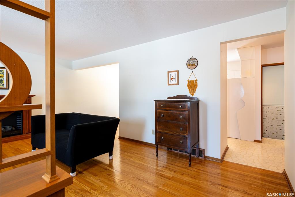 Second View of 1305 East Centre, Eastview SA, Saskatoon, Saskatchewan, S7J 3A8