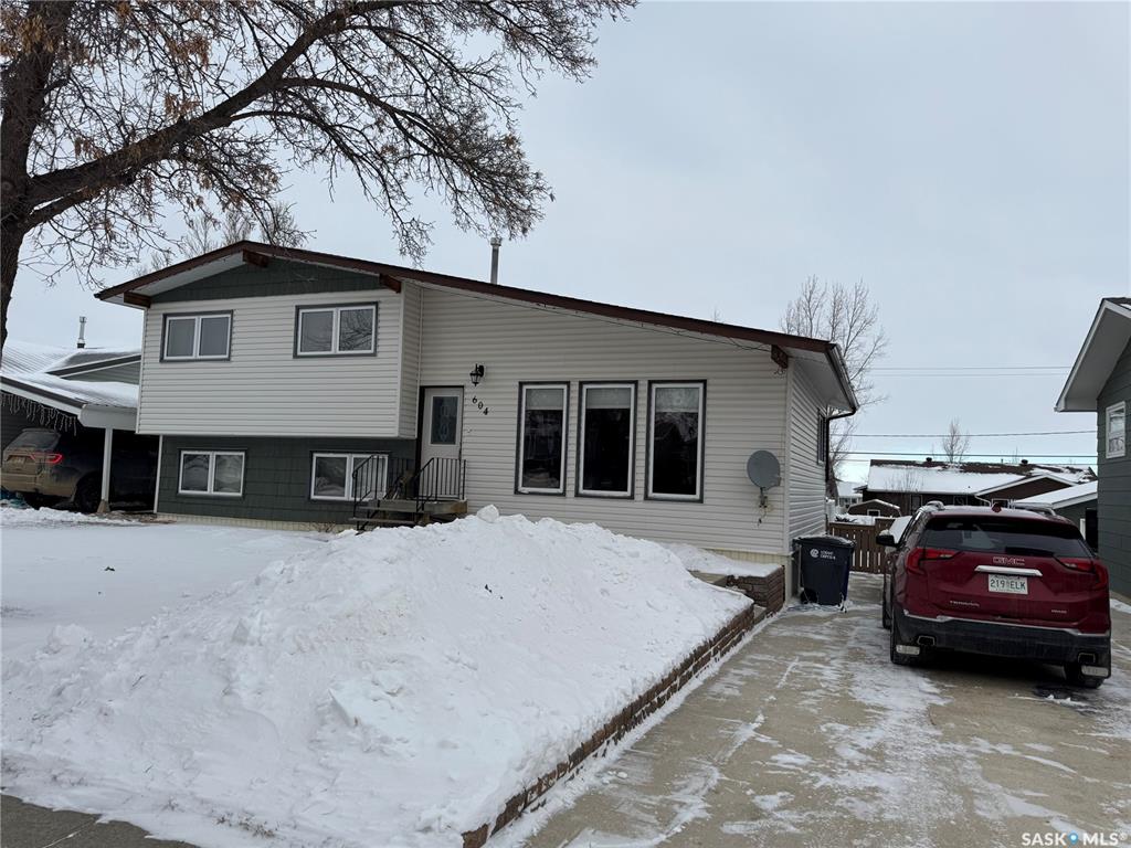 Second View of 604 5th Avenue W, Assiniboia, Saskatchewan, S0H 0B0