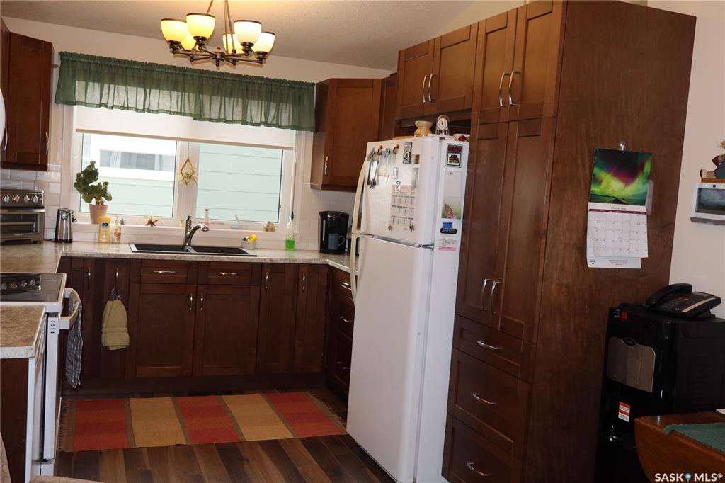 Fourth View of 604 5th Avenue W, Assiniboia, Saskatchewan, S0H 0B0