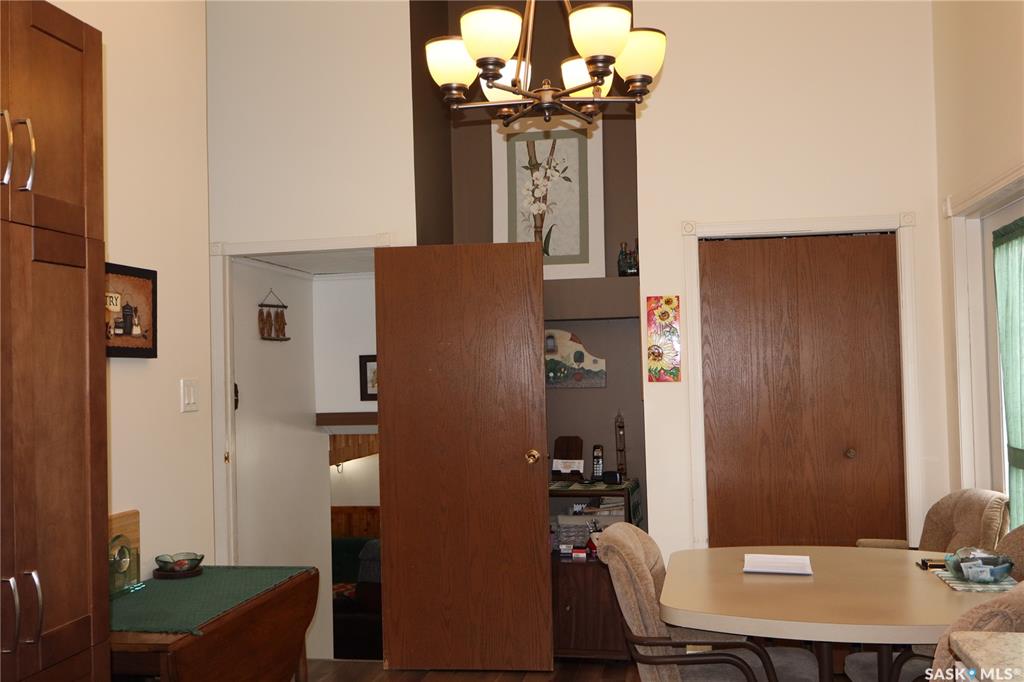 Fifth View of 604 5th Avenue W, Assiniboia, Saskatchewan, S0H 0B0