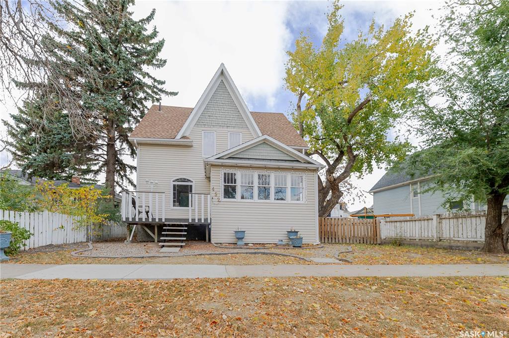 MLS® listing #SK027672 for sale located at 452 Stadacona Street E