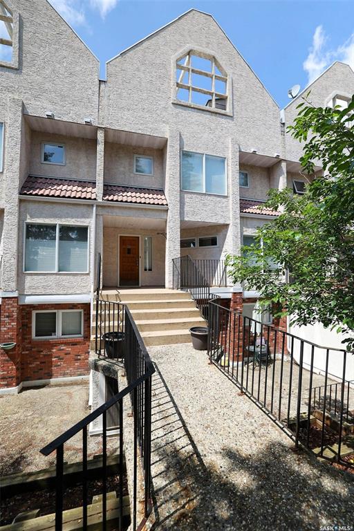 MLS® listing #SK027685 for sale located at 2338 Assiniboine Avenue E #25