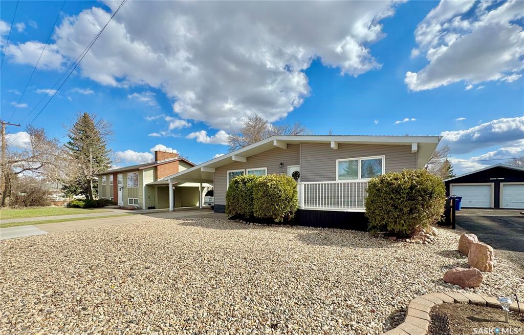 Second View of 112 Assiniboia Avenue, Assiniboia, Saskatchewan, S0H 0B0