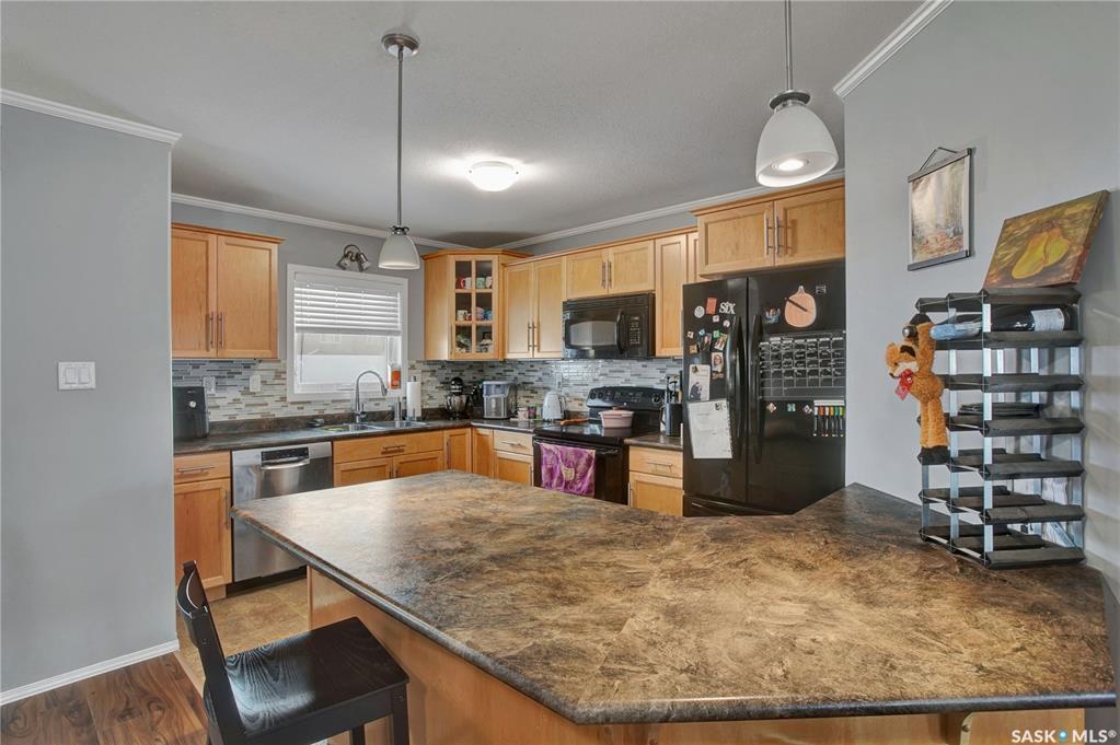 Fourth View of 110 Shillington Crescent #204, Blairemore S.C., Saskatoon, Saskatchewan, S7M 3Z8