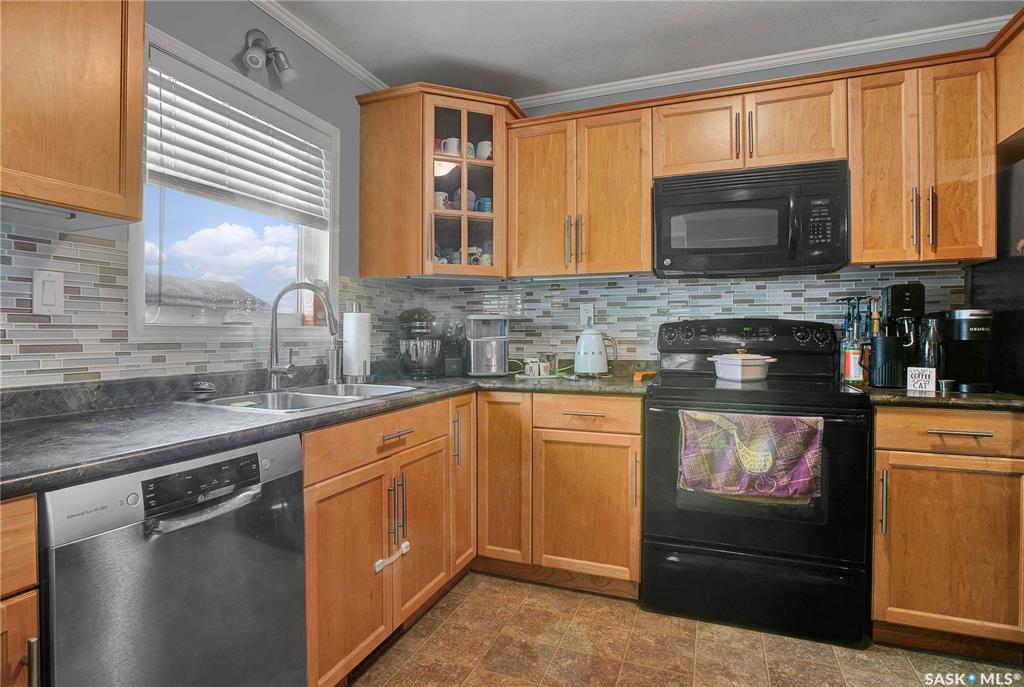 Fifth View of 110 Shillington Crescent #204, Blairemore S.C., Saskatoon, Saskatchewan, S7M 3Z8