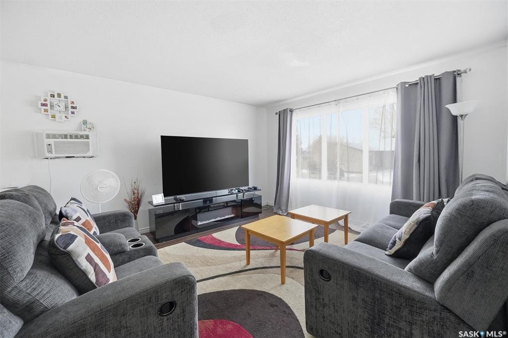 Fourth View of 118 120 Barber Crescent, Fairhaven, Saskatoon, Saskatchewan, S7M 5M7