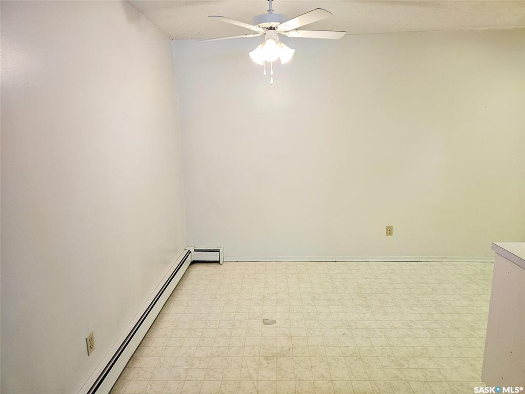 Third View of 320 13 Th Avenue Ne #8, North Hill, Swift Current, Saskatchewan, S9H 2V9