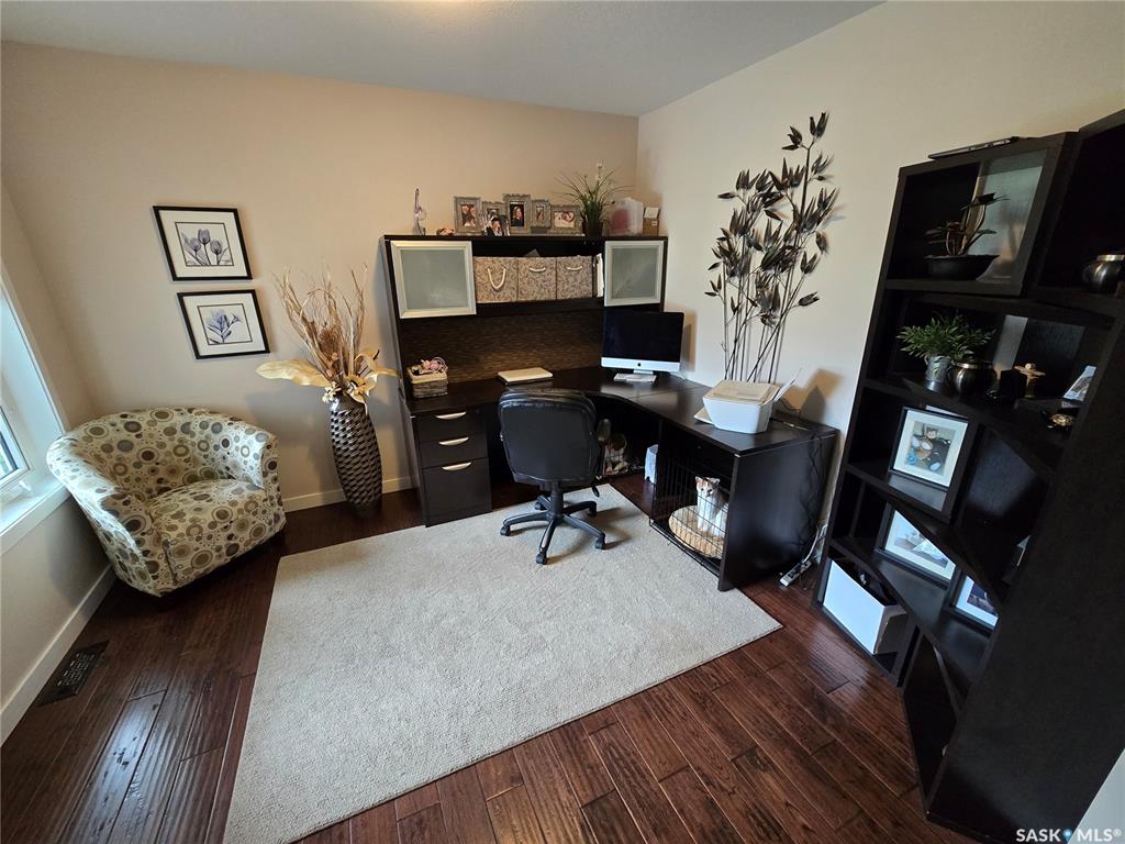 Fifth View of 721 Barber Crescent, Weyburn, Saskatchewan, S4H 0B9