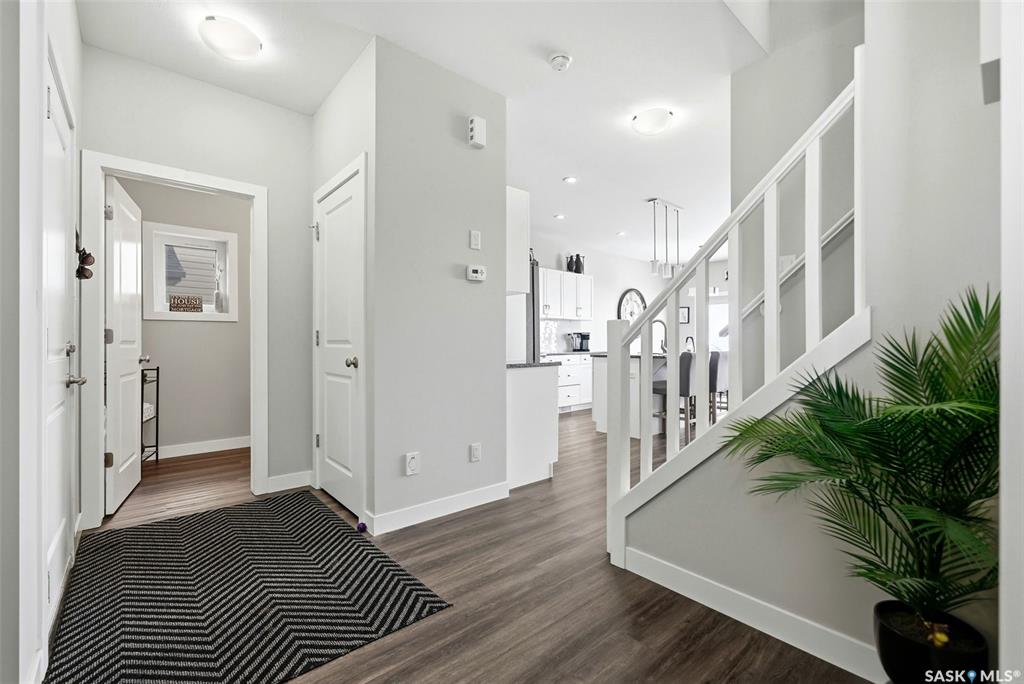 Fourth View of 214 Shillington Road N, Edgewater, Regina, Saskatchewan, S4Y 0C4