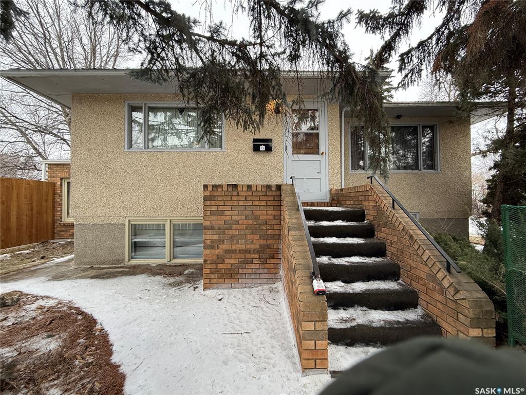 MLS® listing #SK028071 for sale located at 637 Tapley Street
