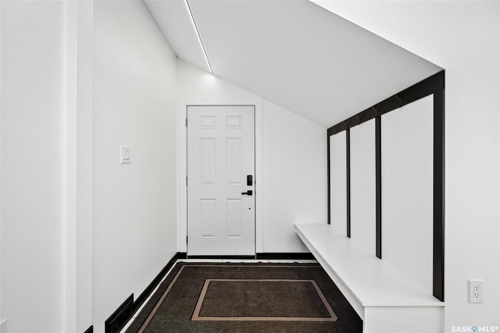 Second View of 622 Fairford Street E, Hillcrest MJ, Moose Jaw, Saskatchewan, S6H 0E8