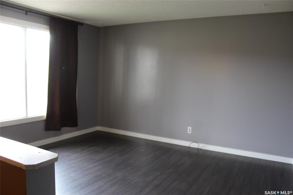 Second View of 581 3rd Street W, Shaunavon, Saskatchewan, S0N 2M0