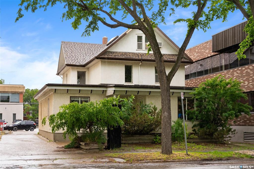 MLS® listing #SK028092 for sale located at 2062 Cornwall Street