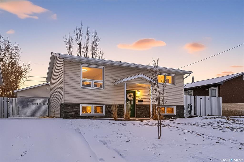 MLS® listing #SK028145 for sale located at 1519 Grandview Street W