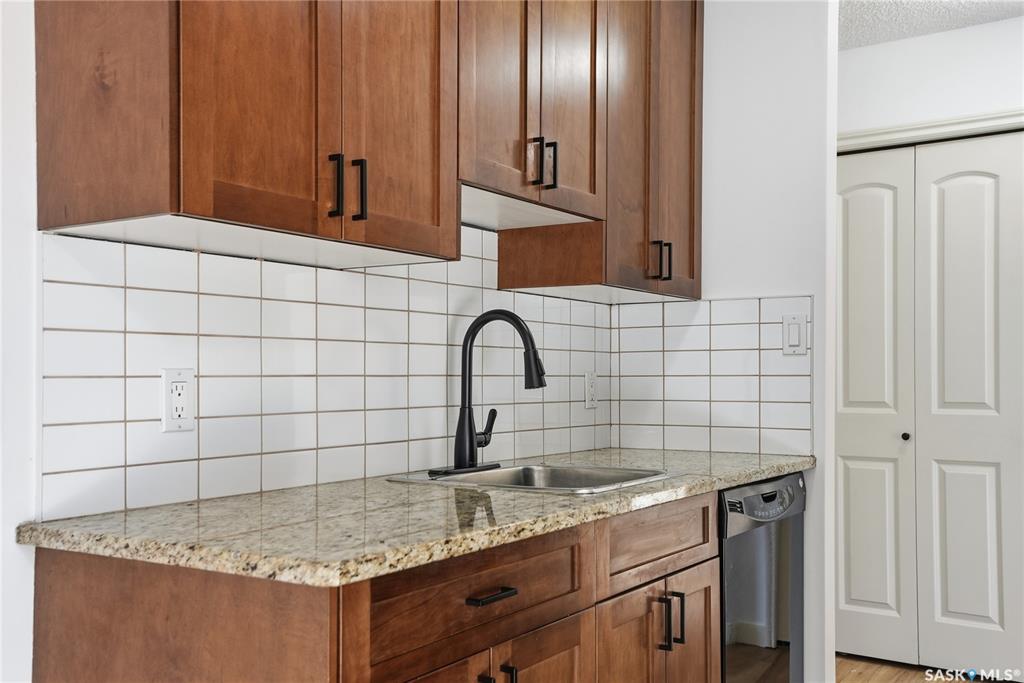 Fifth View of 258 Pinehouse Place #205, Lawson Heights, Saskatoon, Saskatchewan, S7K 4X1