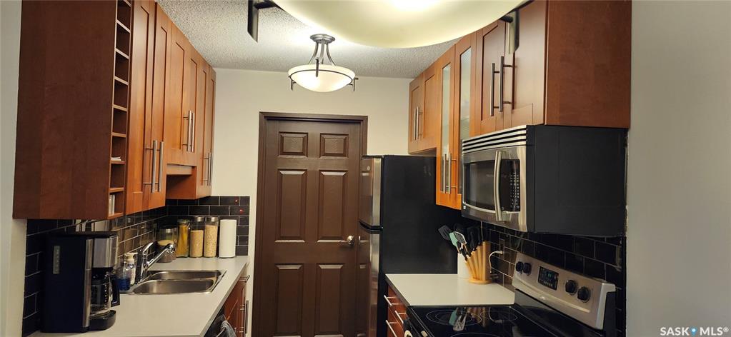 Fourth View of 802 A Kingsmere Boulevard #206, Lakeview SA, Saskatoon, Saskatchewan, S7J 4B7