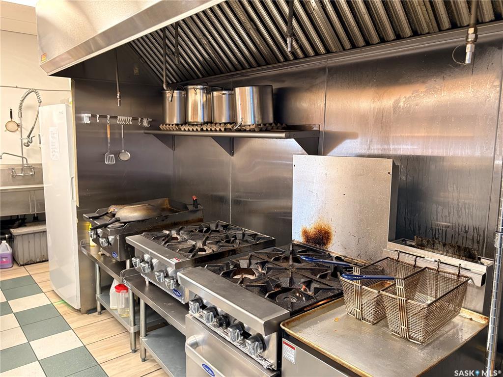 Fifth View of 330 Silverwood Road, Silverwood Heights, Saskatoon, Saskatchewan, S7K 6Y4