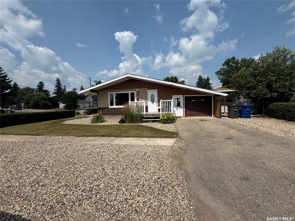 MLS® listing #SK028349 for sale located at 218 Pierce Street