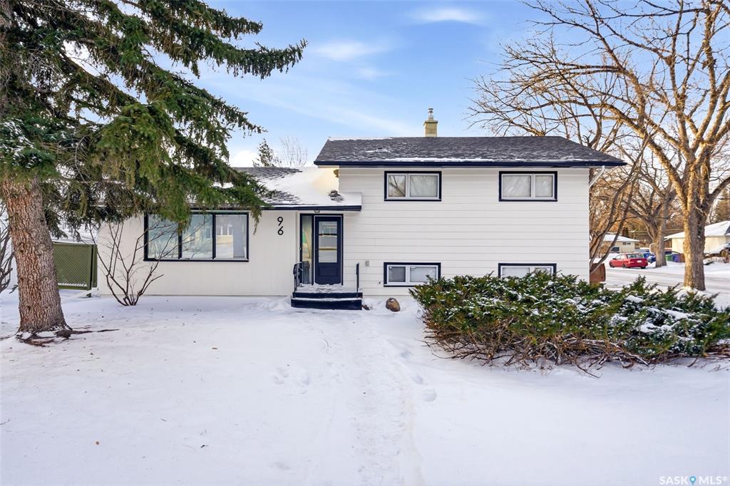 MLS® listing #SK028375 for sale located at 96 Bobolink Bay