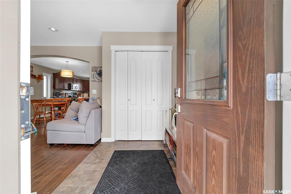 Fourth View of 1042 Kloppenburg Bend, Evergreen, Saskatoon, Saskatchewan, S7S 1N1