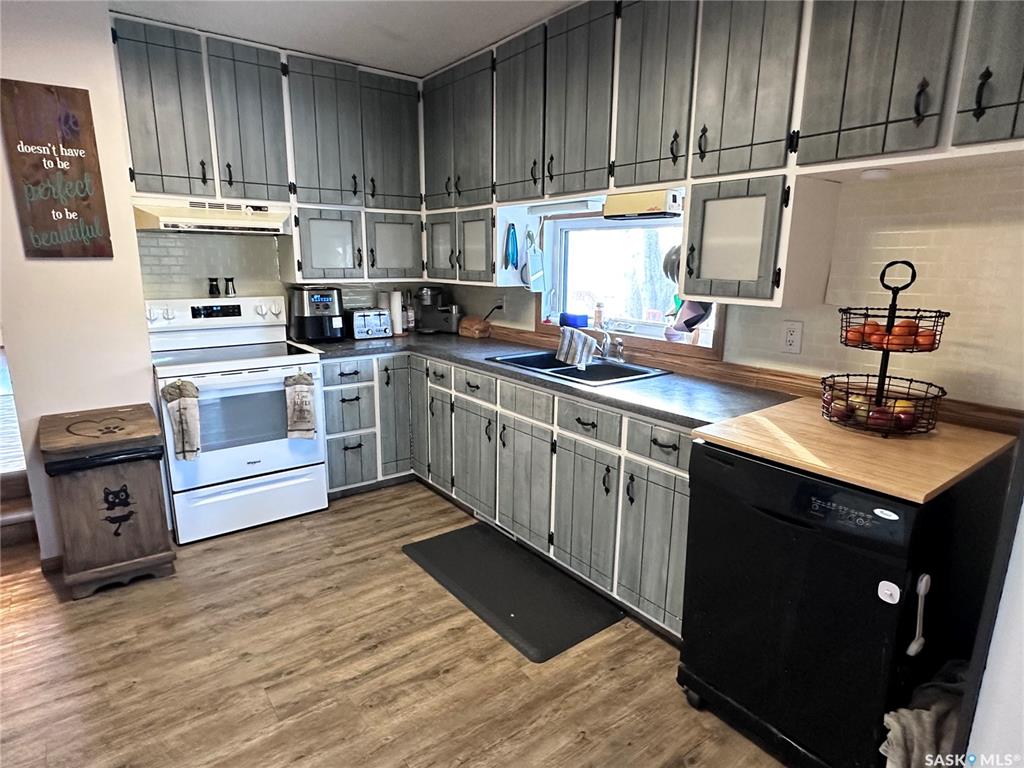 Fourth View of 732 101st Street, Riverview NB, North Battleford, Saskatchewan, S9A 0Z1