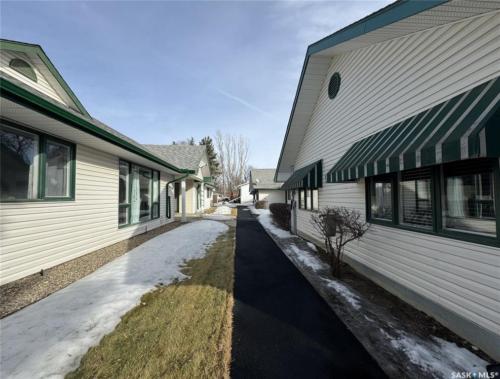 Third View of 111 2nd Avenue E #105, Rosetown, Saskatchewan, S0L 2V0