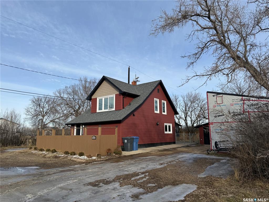 Second View of 711 Luten Avenue, Radville, Saskatchewan, S0C 2G0