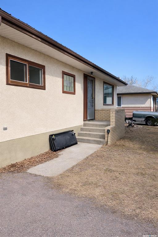 Second View of 6366 Queens Avenue, Gull Lake, Saskatchewan, S0N 1A0