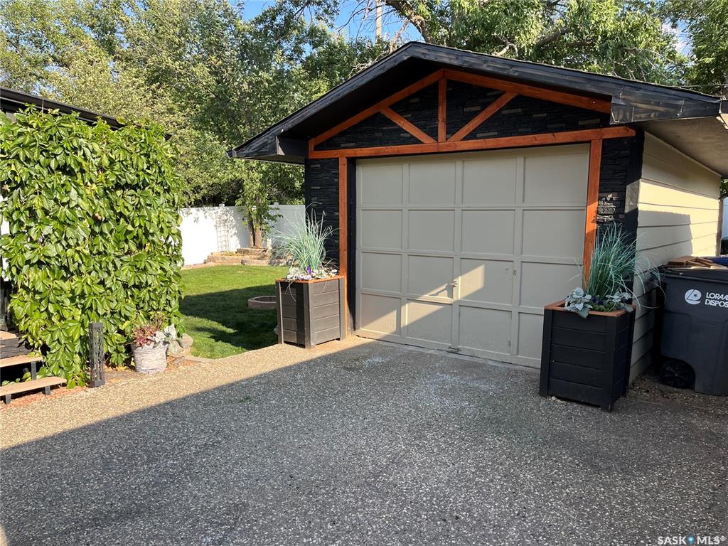 Fifth View of 207 Dominion Road, Assiniboia, Saskatchewan, S0H 0B0