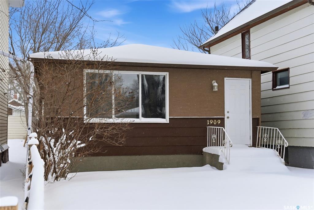 Second View of 1909 Montreal Street, General Hospital, Regina, Saskatchewan, S4P 1L4