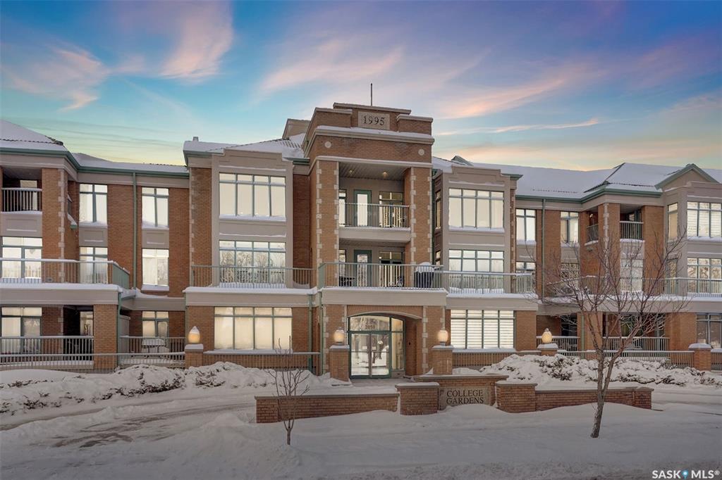Second View of 2050 College Avenue #204, Transition Area, Regina, Saskatchewan, S4P 4M3