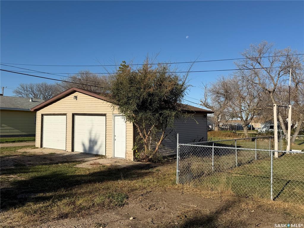 Fourth View of 322 2nd Avenue, Young, Saskatchewan, S0K 4Y0