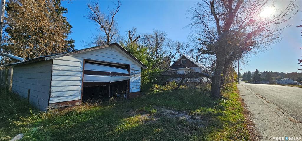 Second View of 102 3rd Avenue E, Kelvington, Saskatchewan, S0A 1W0