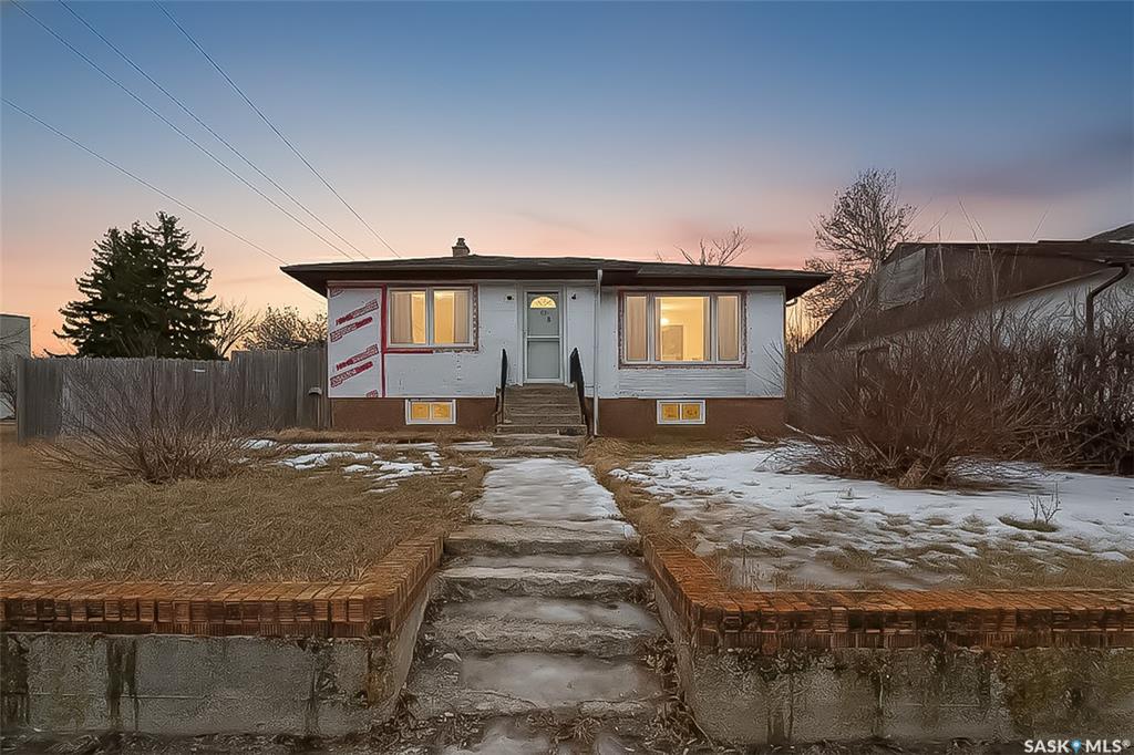 MLS® listing #SK028879 for sale located at 199 Iroquois Street E