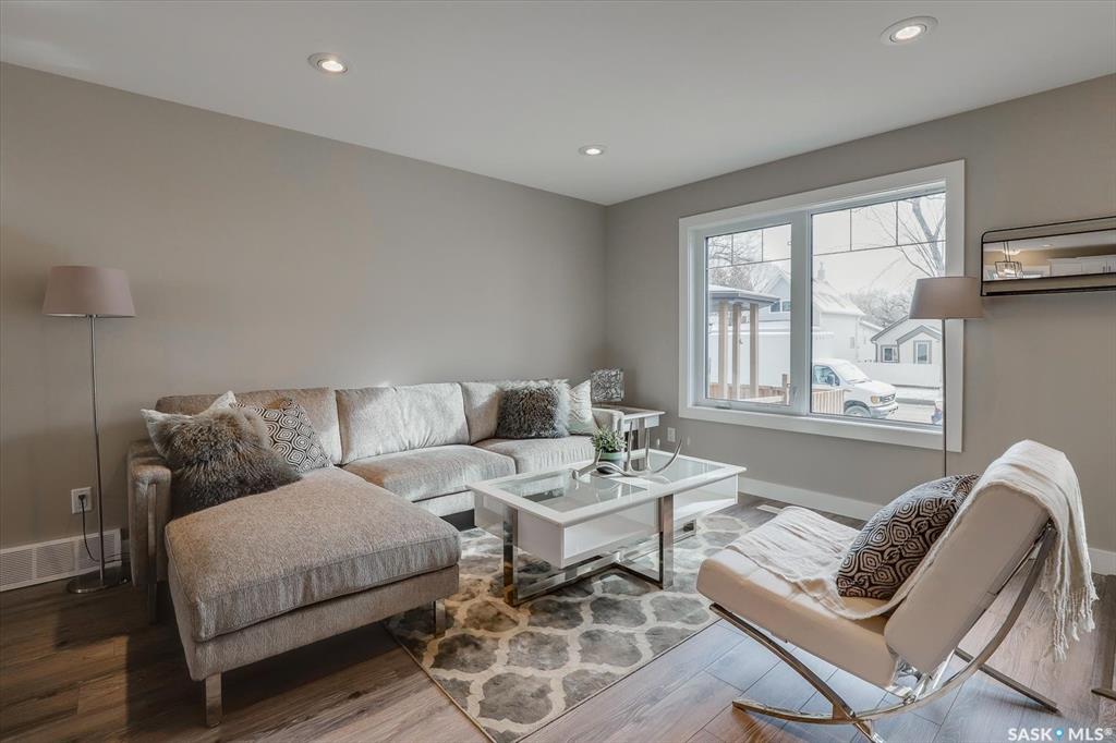 Fourth View of 133 E Avenue S, Riversdale, Saskatoon, Saskatchewan, S7M 1R7