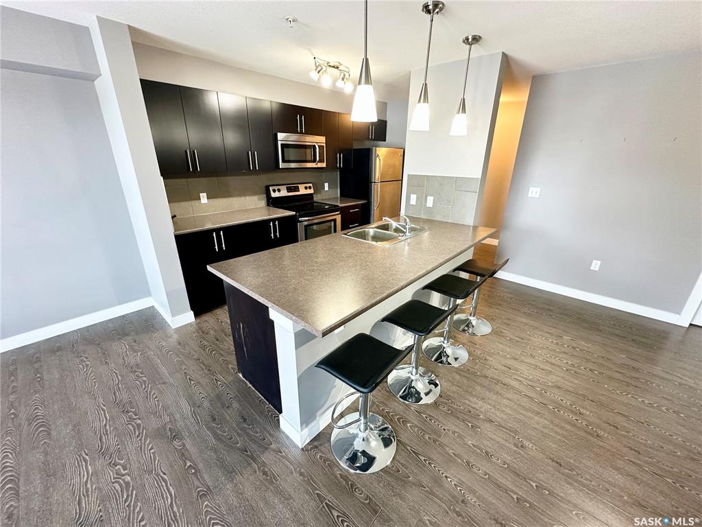 Fourth View of 820 5th Street Ne #202, Weyburn, Saskatchewan, S4H 2V2