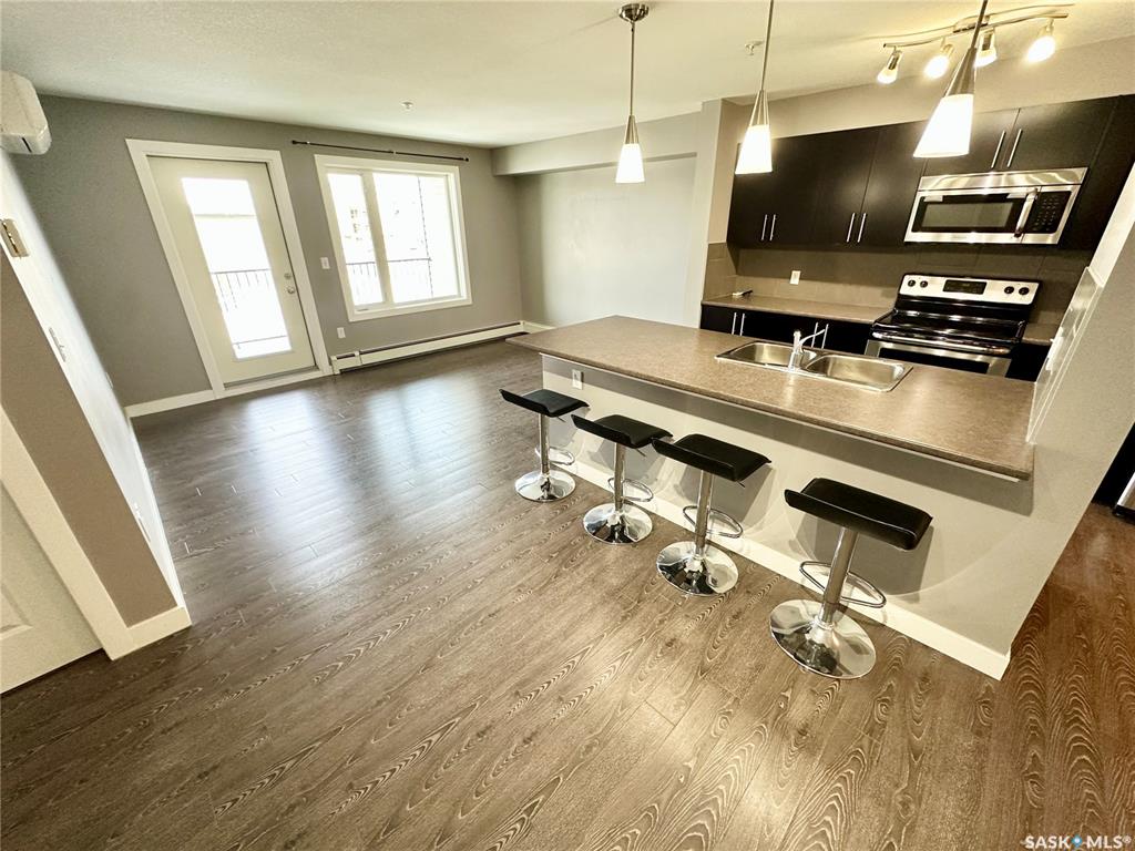 Fifth View of 820 5th Street Ne #202, Weyburn, Saskatchewan, S4H 2V2