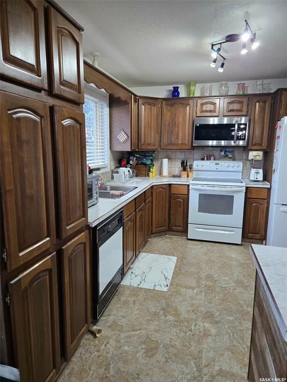 Second View of 101 3rd Street W, Leader, Saskatchewan, S0N 1H0